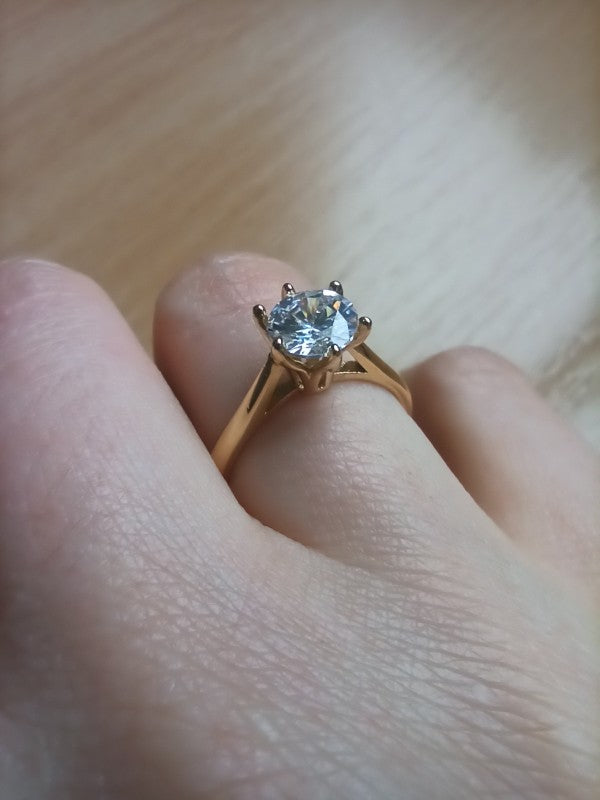 Дамски годежен пръстен от медицинско злато