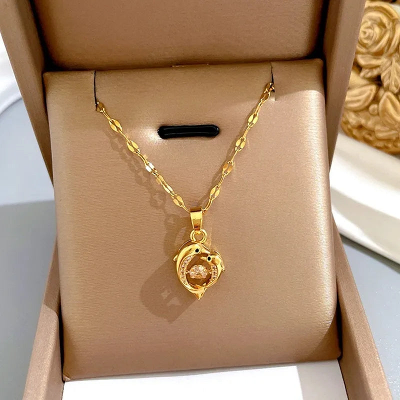 Златно дамско колие делфинче