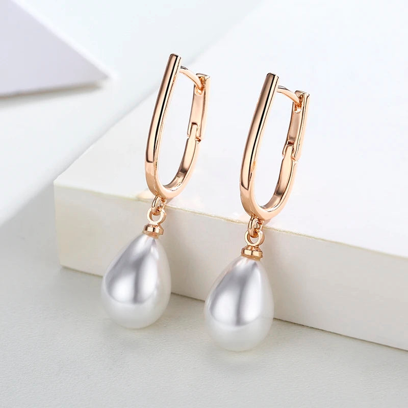 Златни дамски обеци с перли