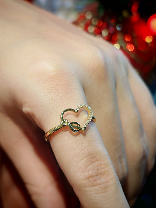 Златен дамски пръстен сърце. Обява номер 10