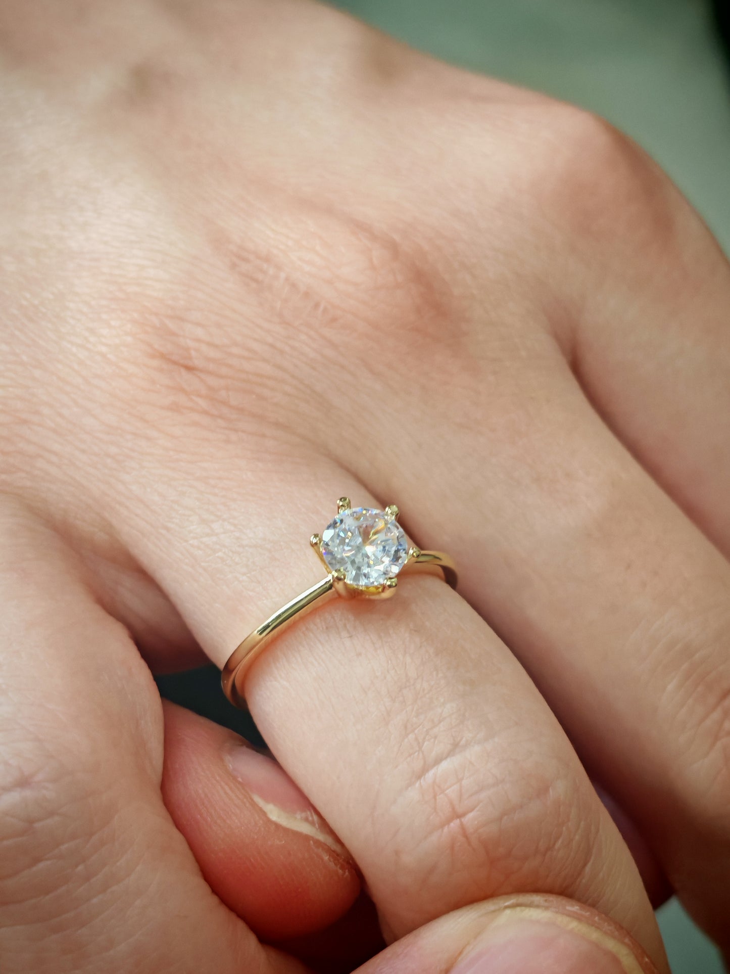 Златен пръстен класик. Красив камък цирконии. Намалена цена за черния петък ! Обява номер 6