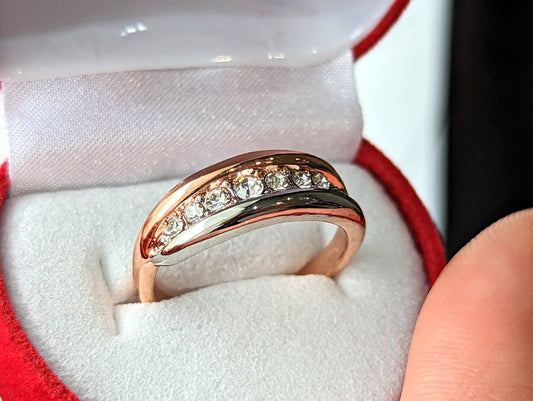 Дамски пръстен бяло и розово злато