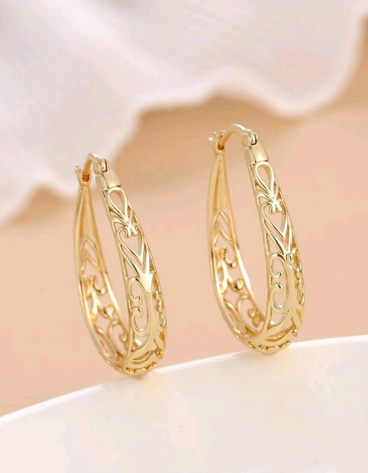 Златни дамски обеци от Медицинско злато