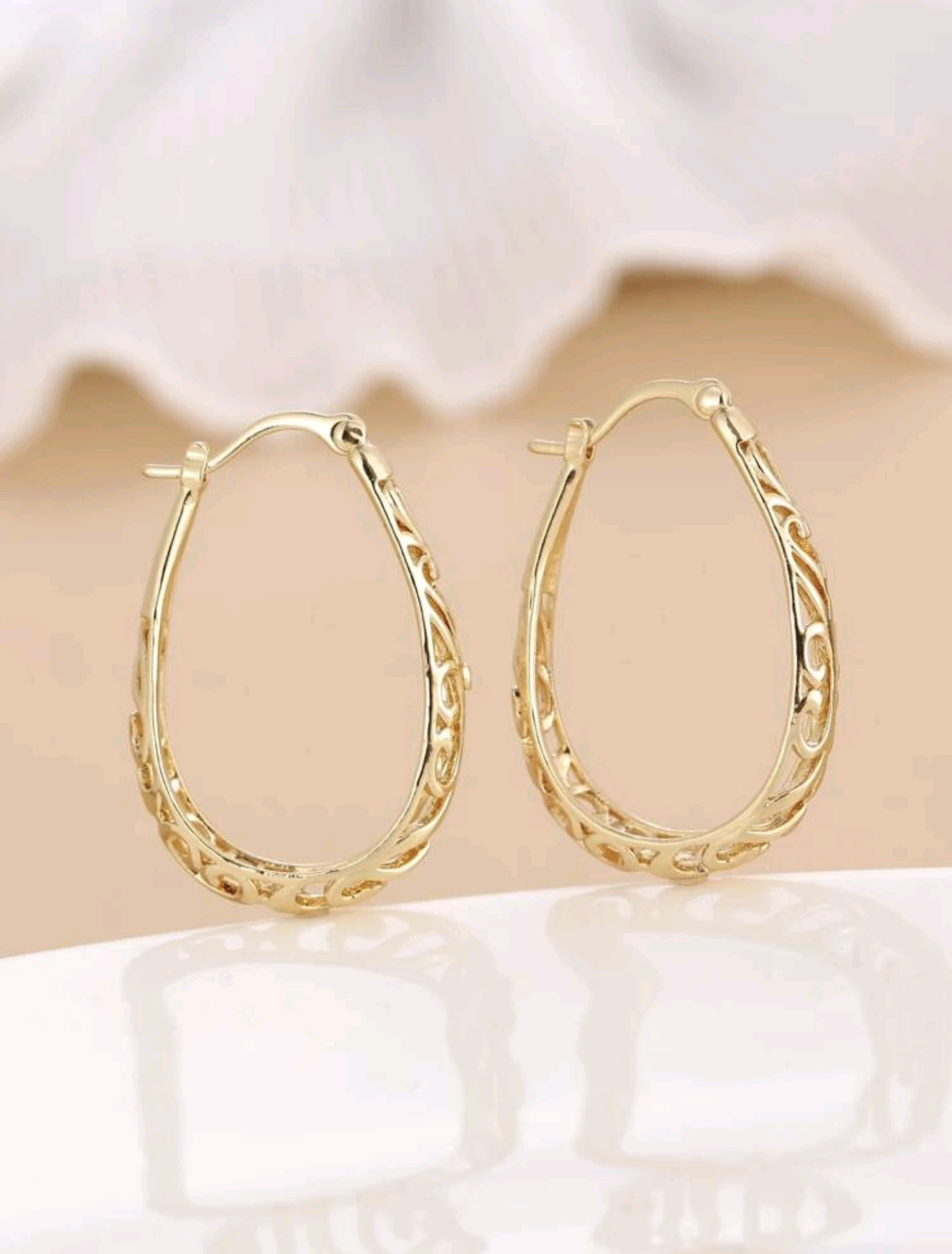 Златни дамски обеци от Медицинско злато