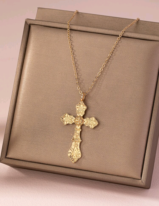 Златно ланче с кръст