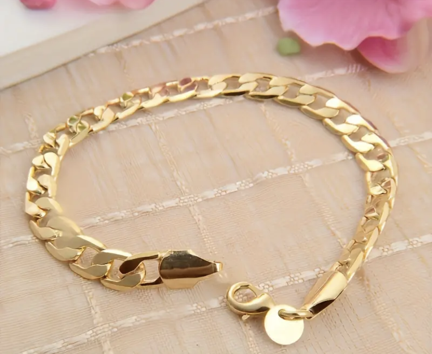 Златна масивна гривна унисекс