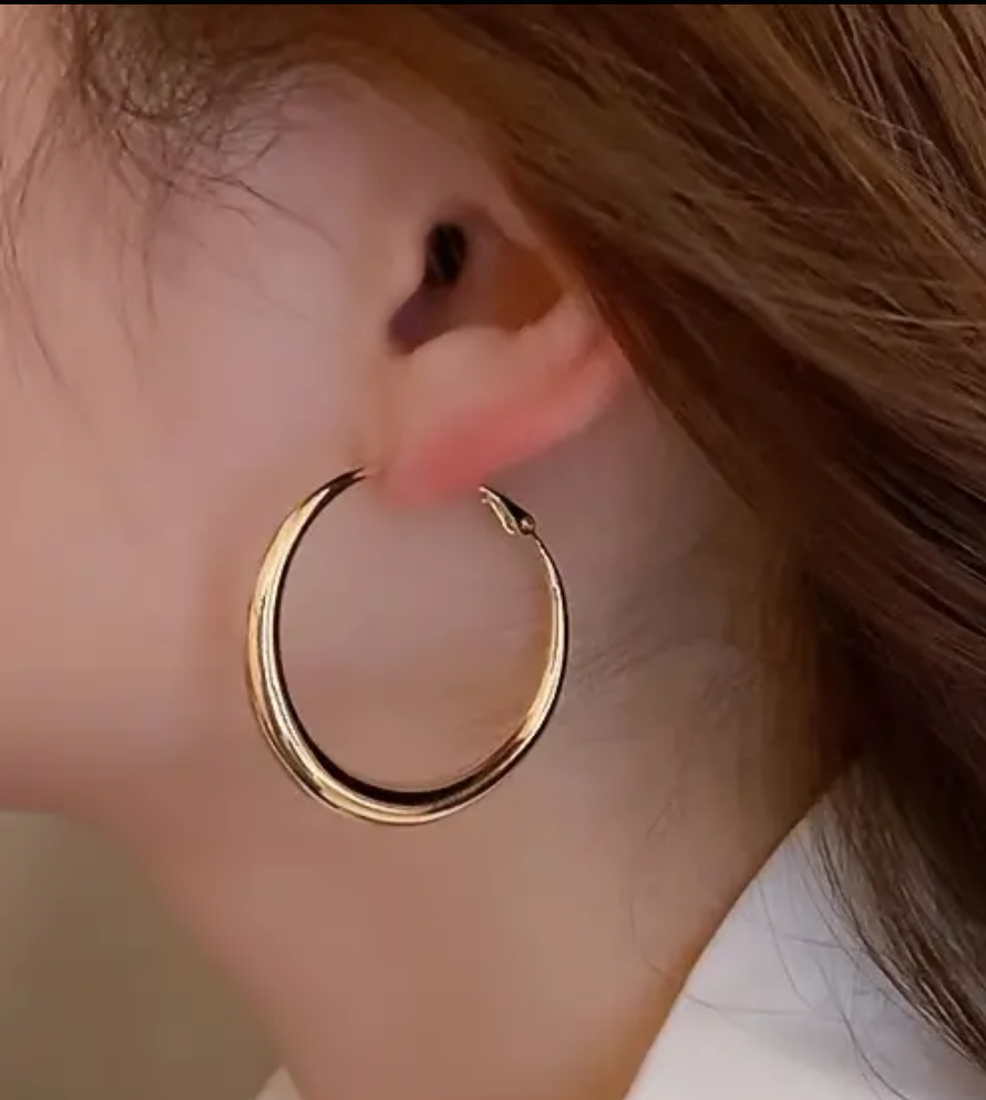 Златни детски обеци халки изработени от медицинско злато