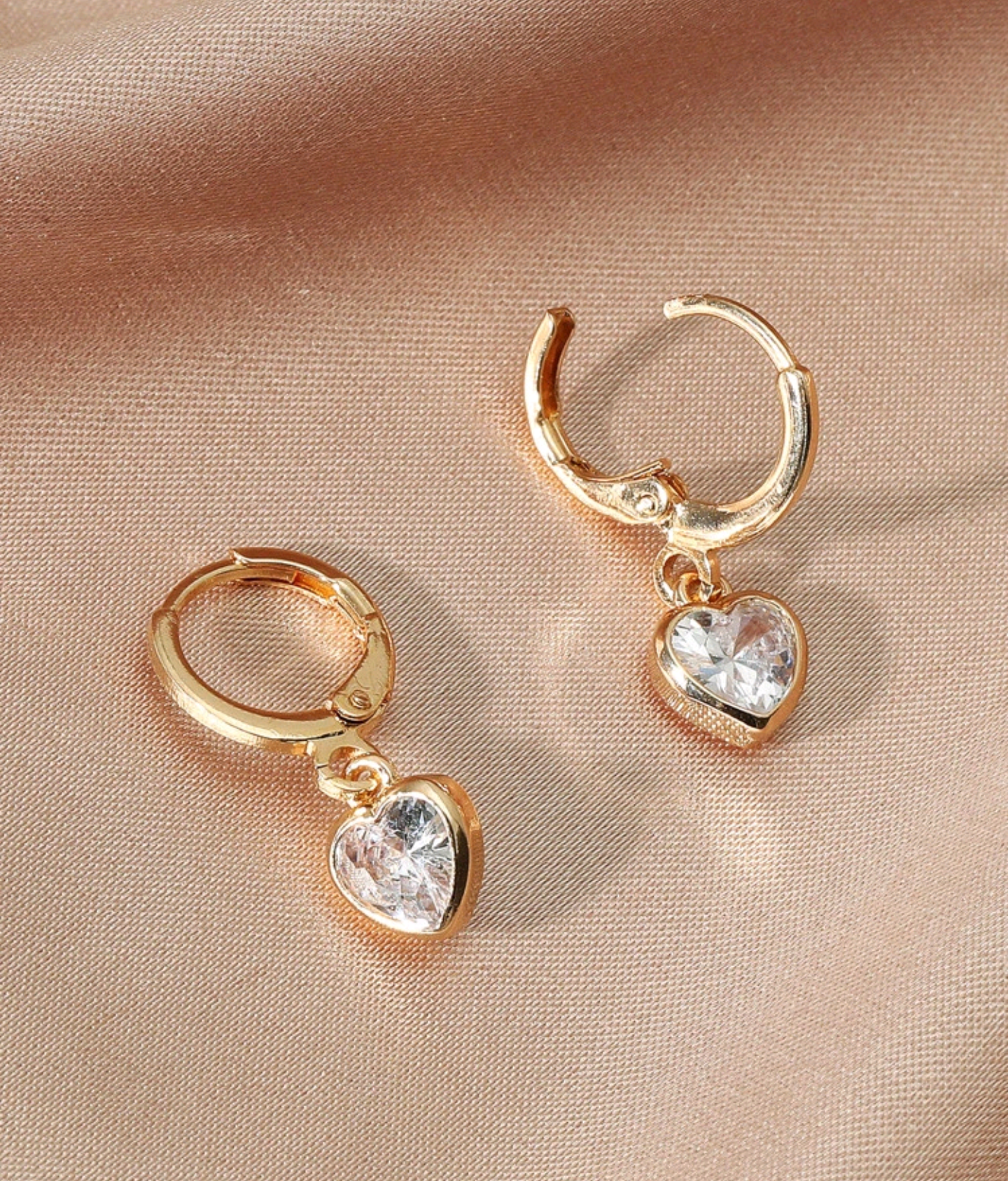 Златни детски дамски обеци сърца