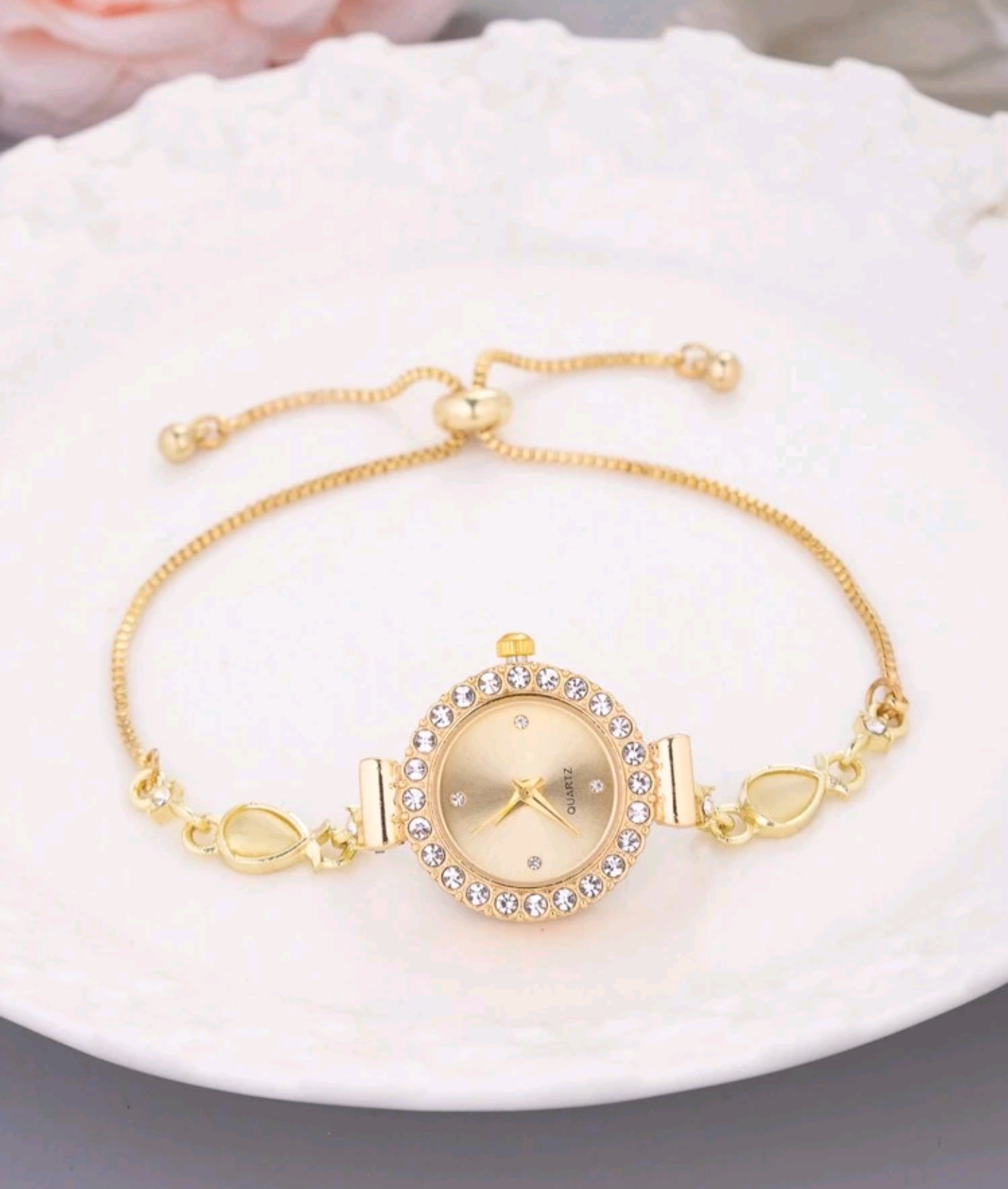 Позлатен дамски кварцов часовник гривна