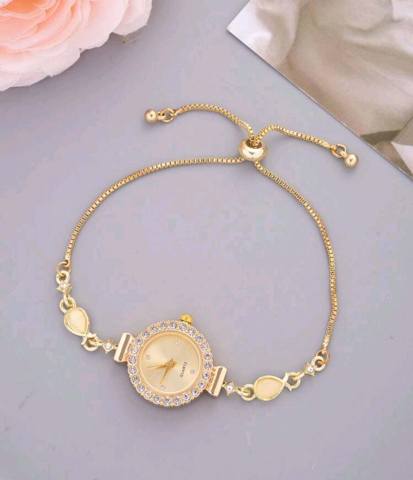 Позлатен дамски кварцов часовник гривна