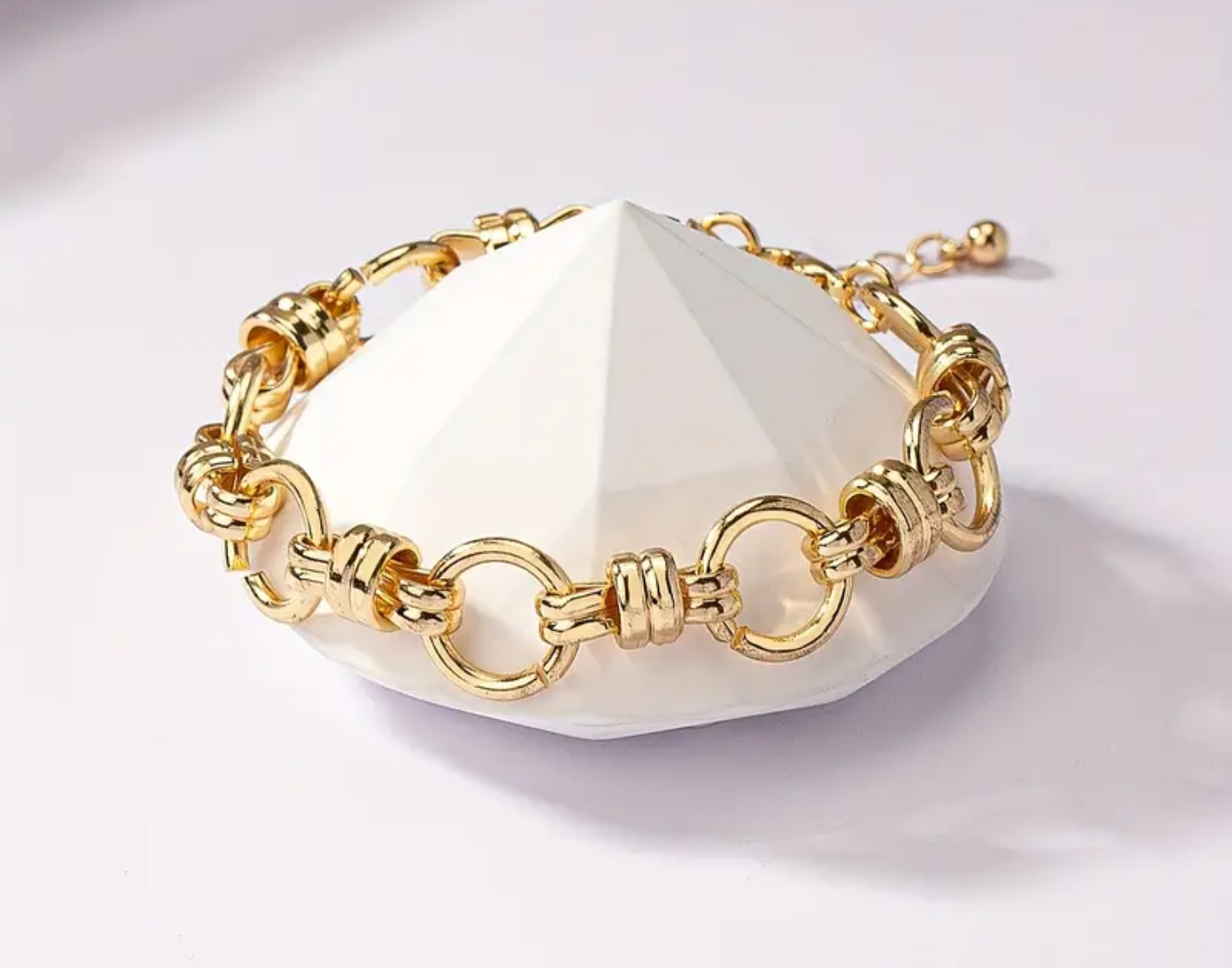 Златен дамски комплект ланец и гривна .