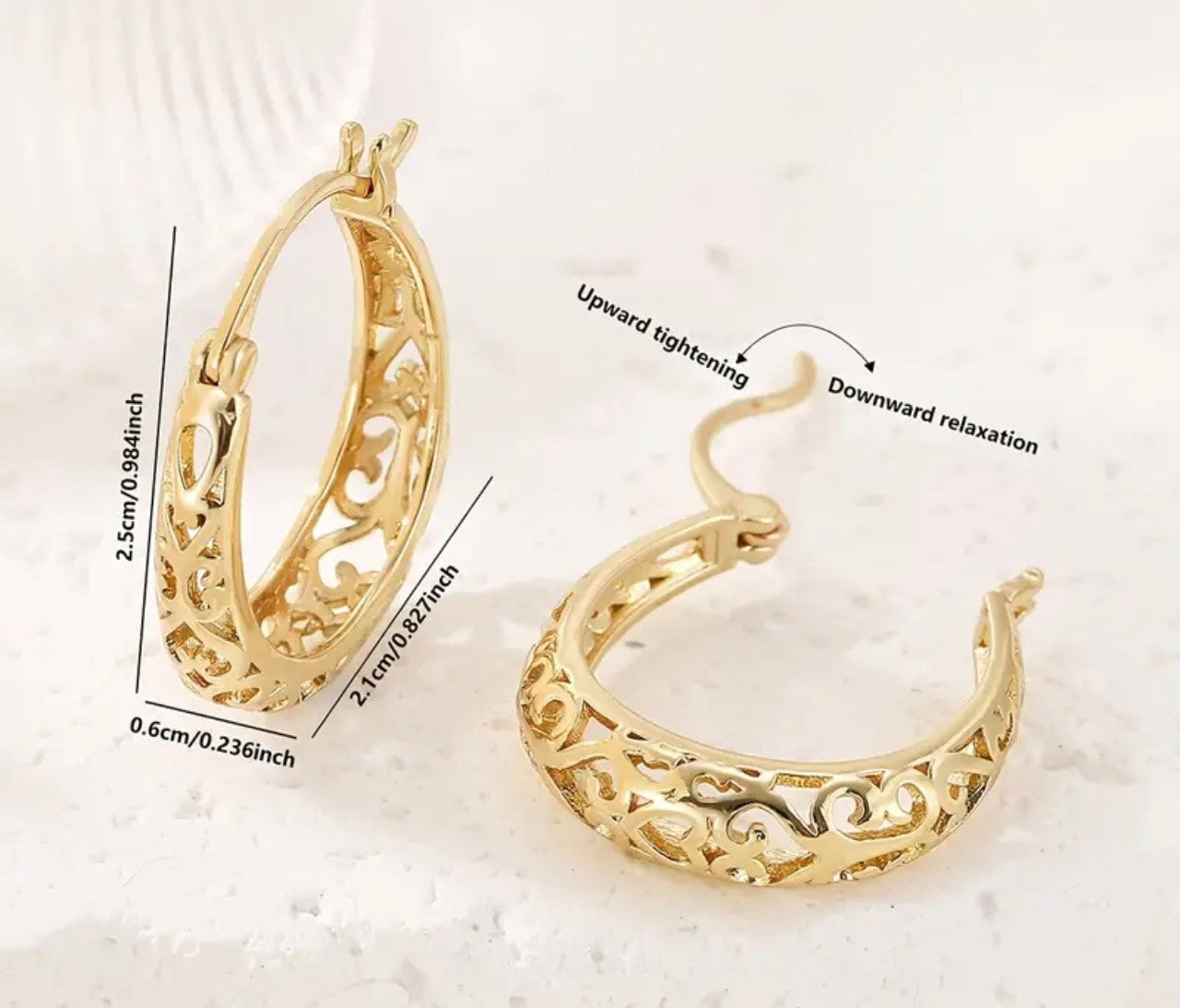 Златни дамски обеци изработени от медицинско злато