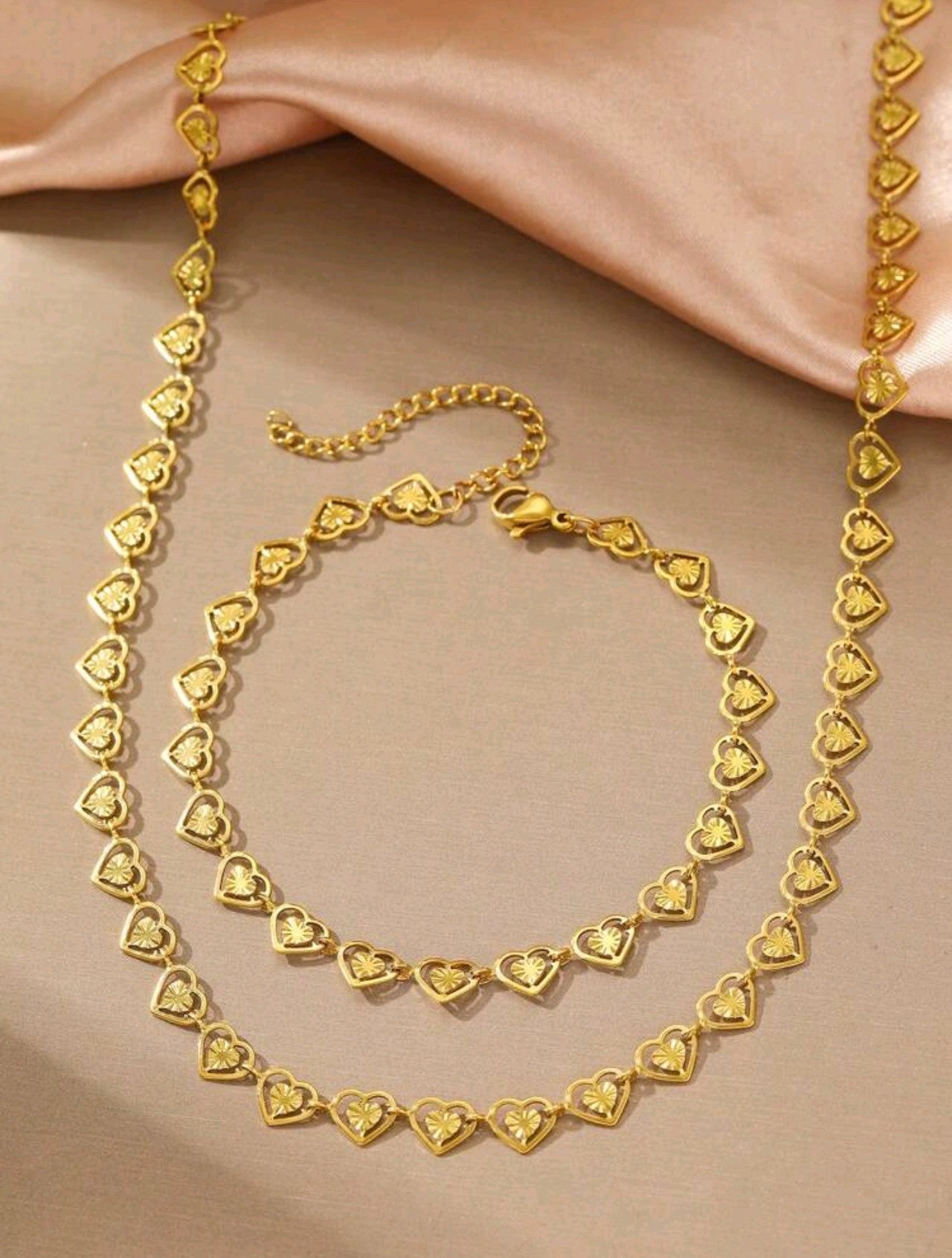 Златен дамски комплект ланче + гривна сърца