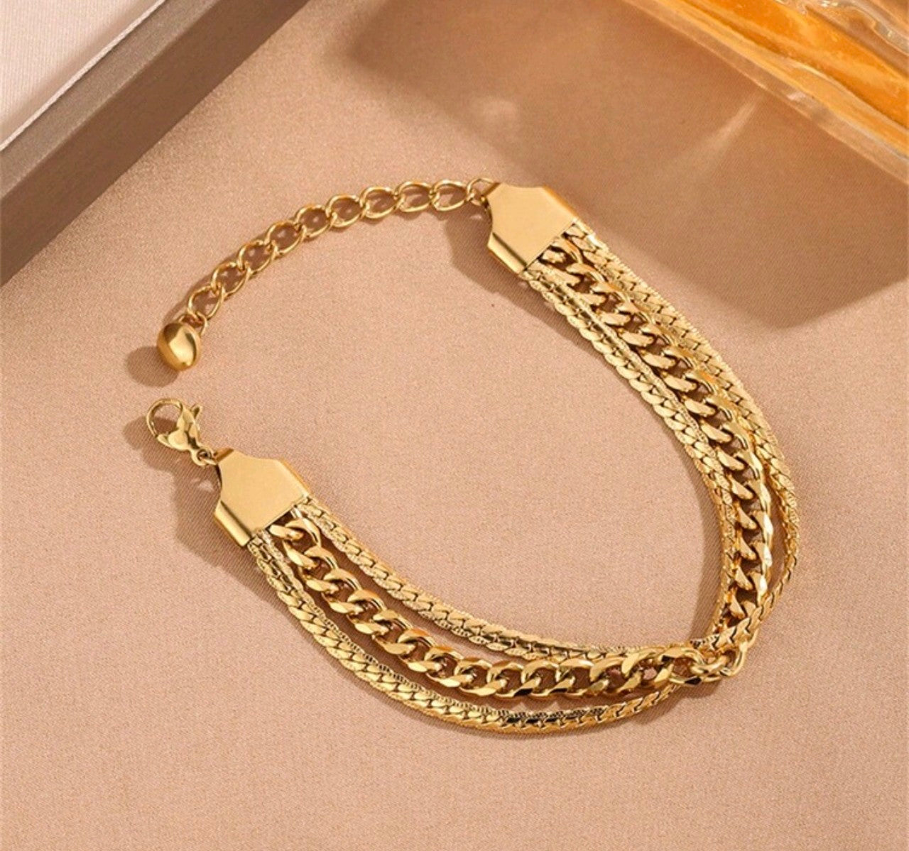 Тройна златна дамска гривна