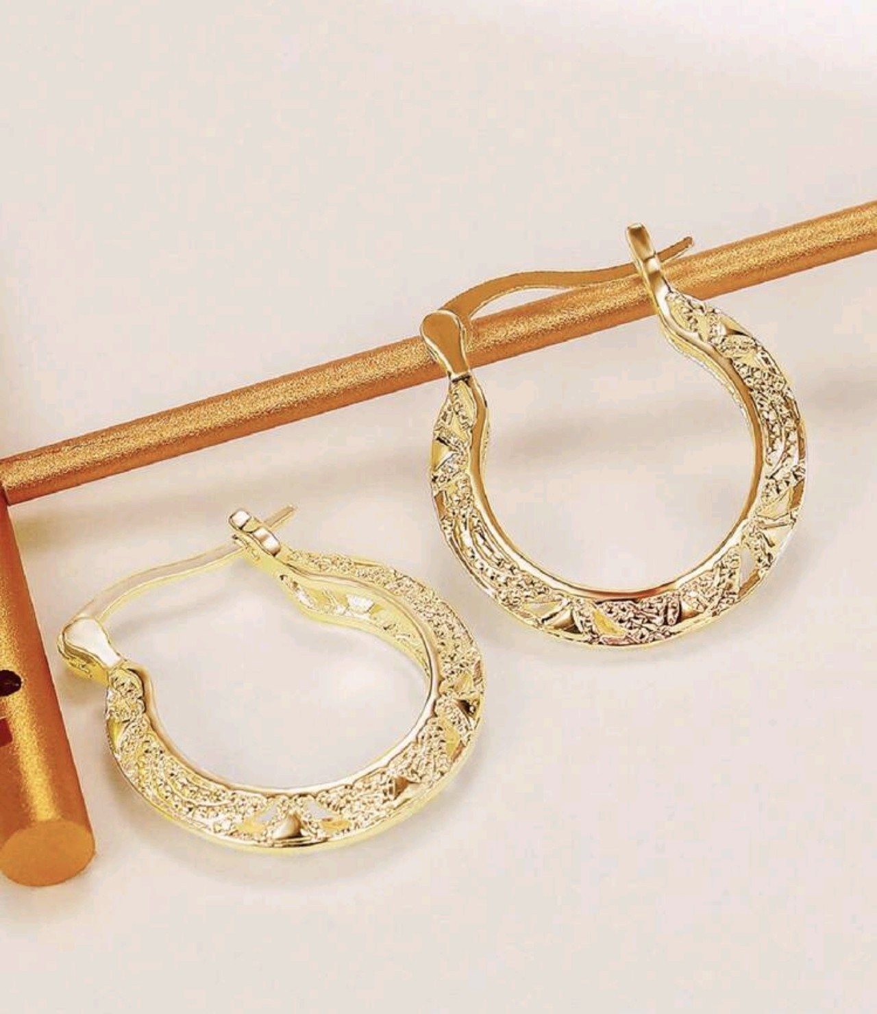 Златни детски обеци халки.