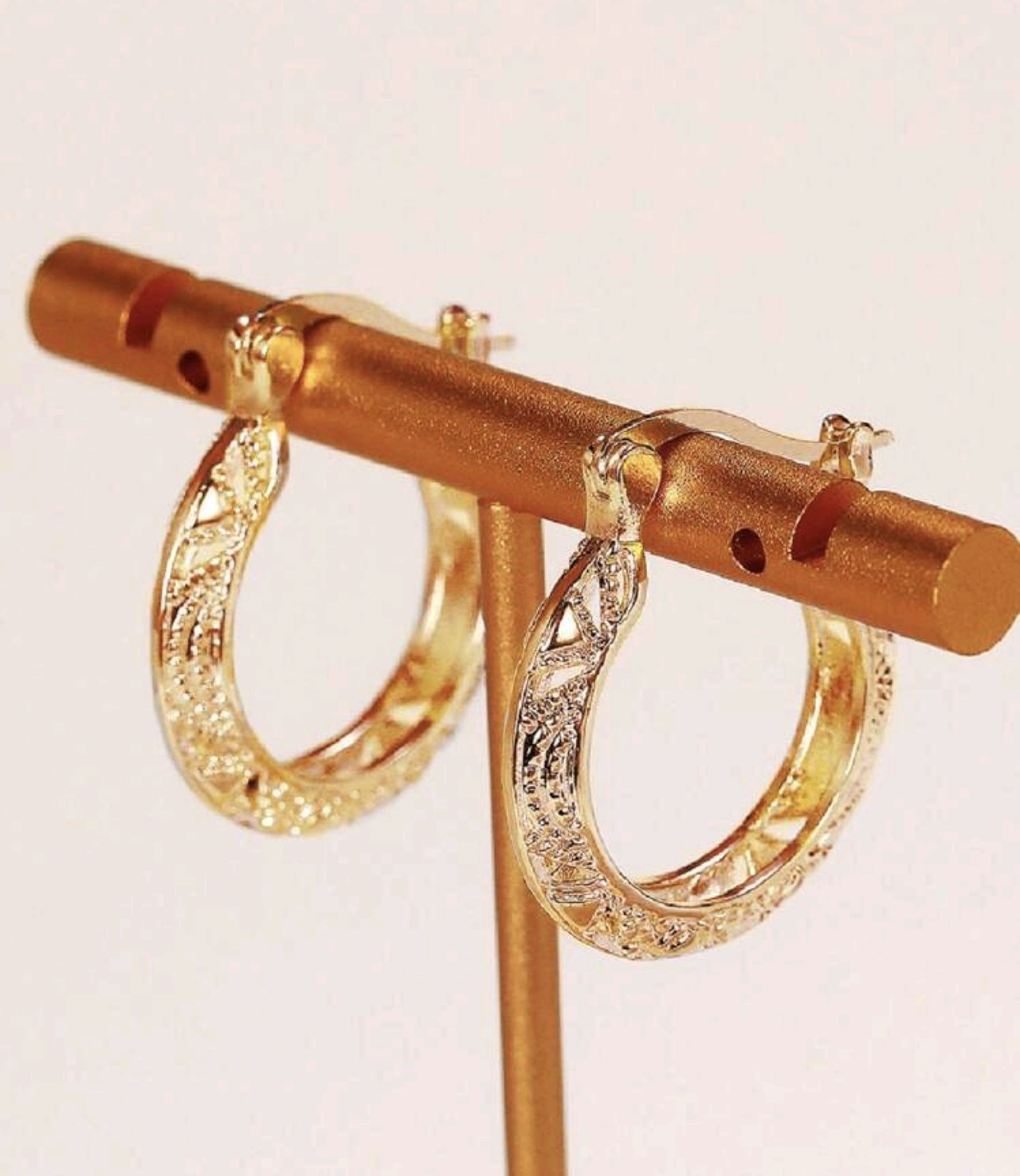 Златни детски обеци халки.