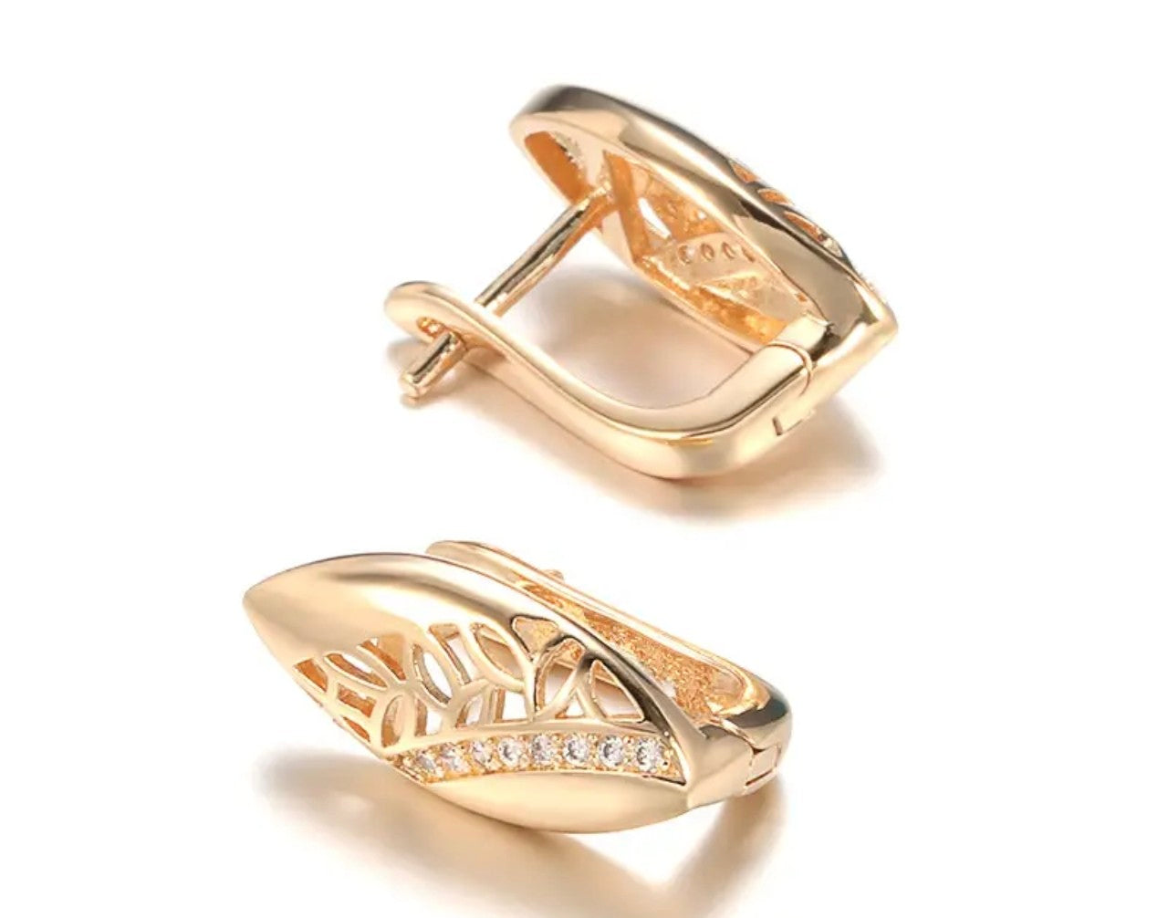 Златни дамски обеци бадем