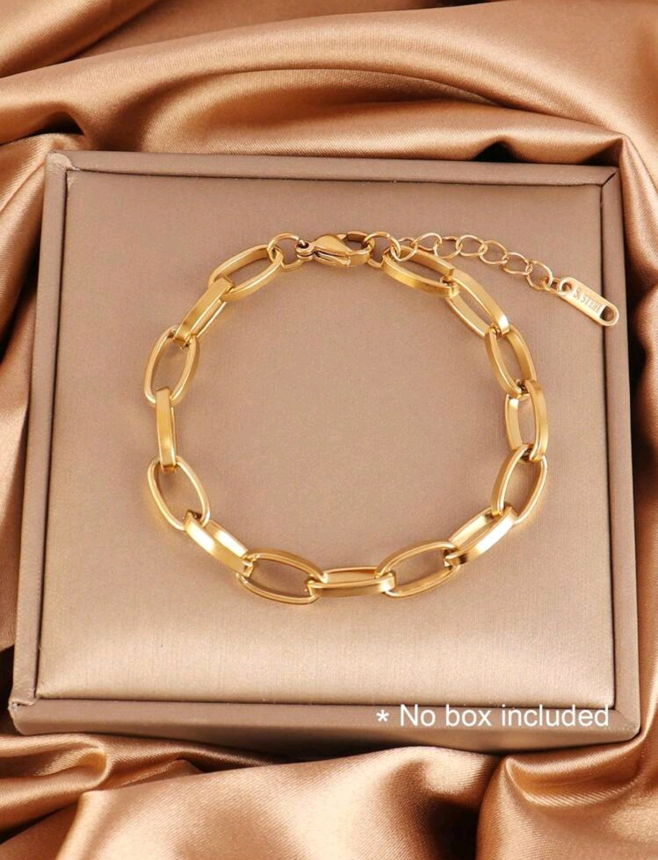 Златна гривна от медицинско злато