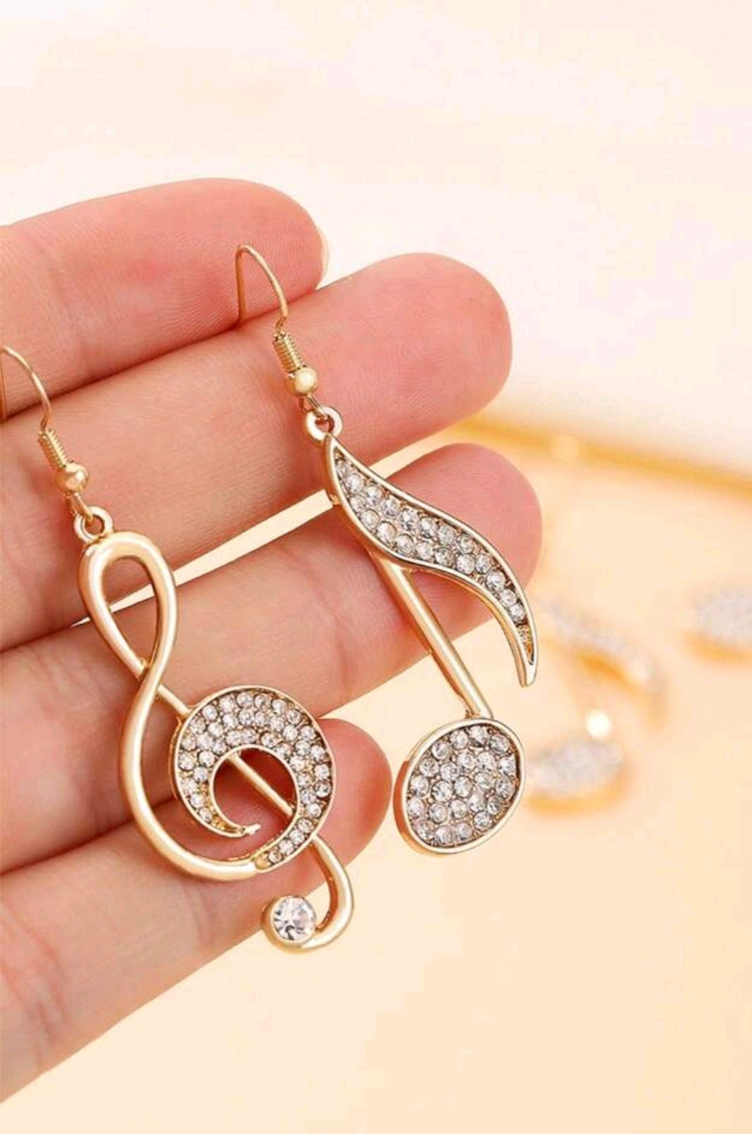 Големи златни дамски обеци нота. Обява номер 5