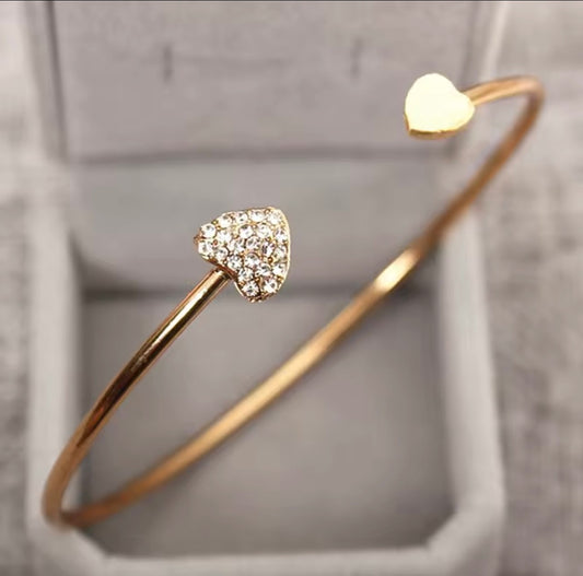 Златна твърда дамска гривничката сърце. Обява номер 2. Намалена цена!