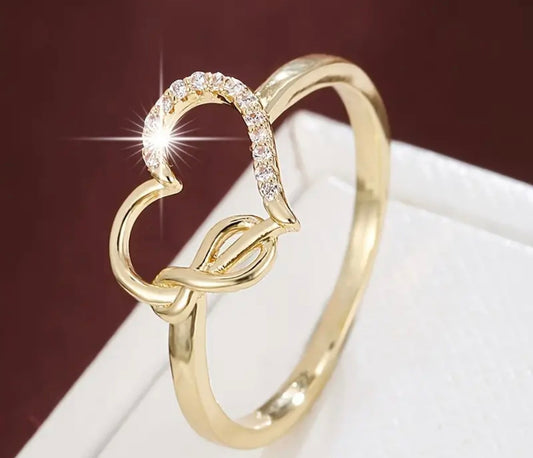 Златен дамски пръстен сърце. Обява номер 45