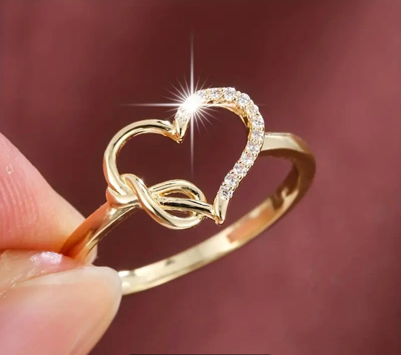 Златен дамски пръстен сърце. Обява номер 45