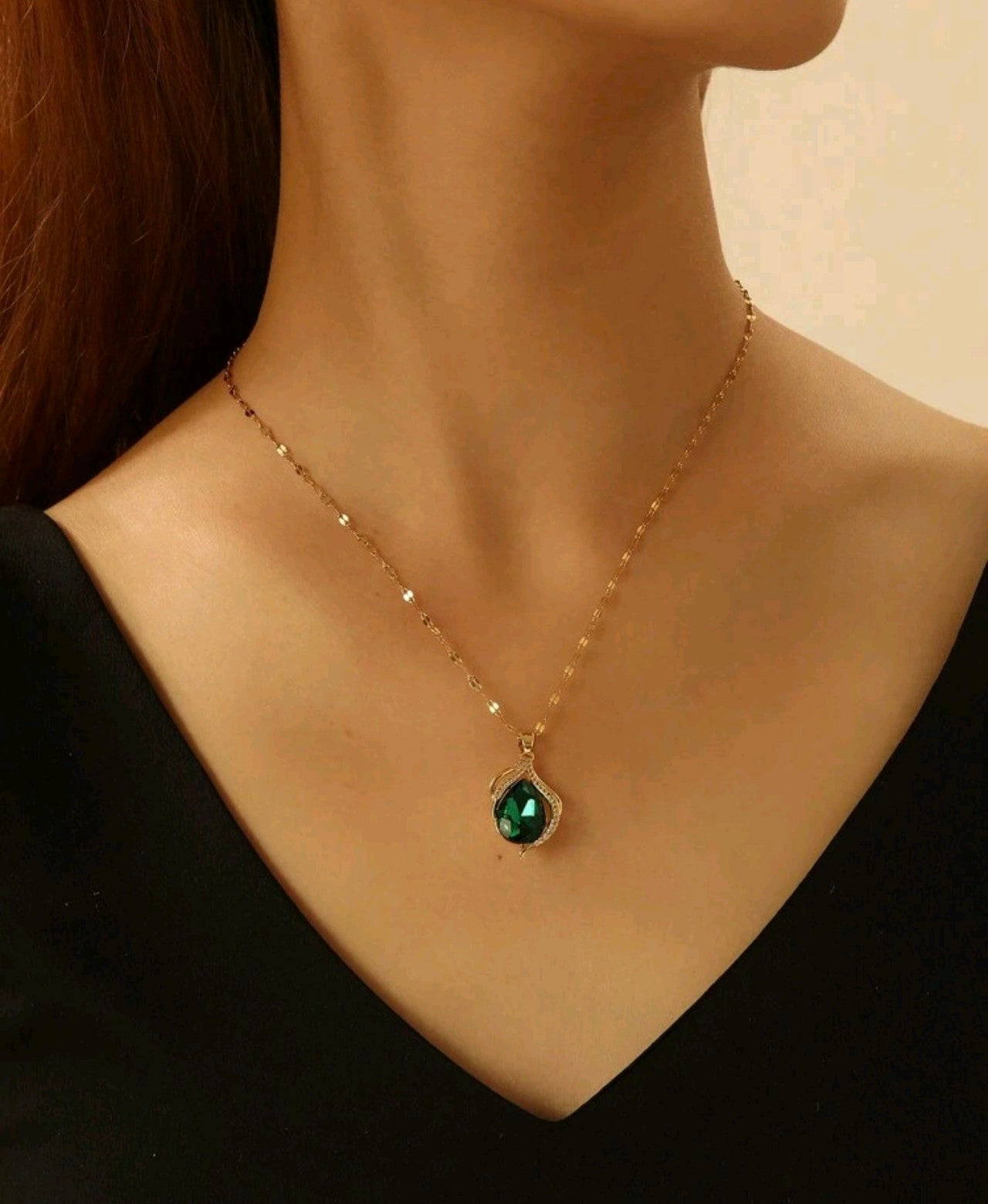 Златно дамско колие смарагдова капка. Обява номер 34