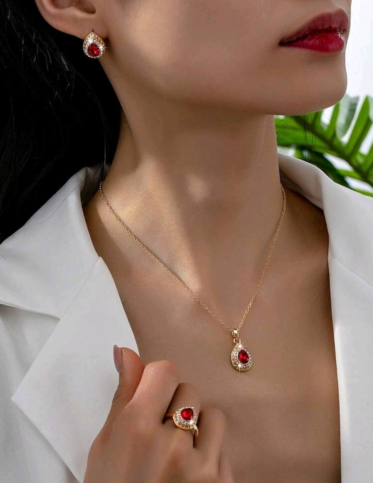 Златен дамски комплект пръдтен колие и обеци рубини. Обява номер 41