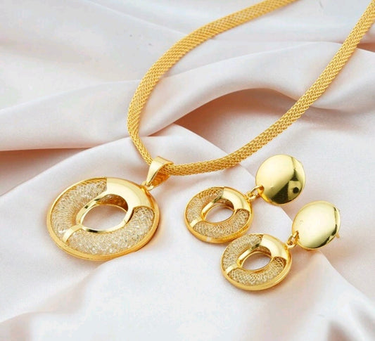 Златен дамски комплект обеци и колие. Обява номер 110