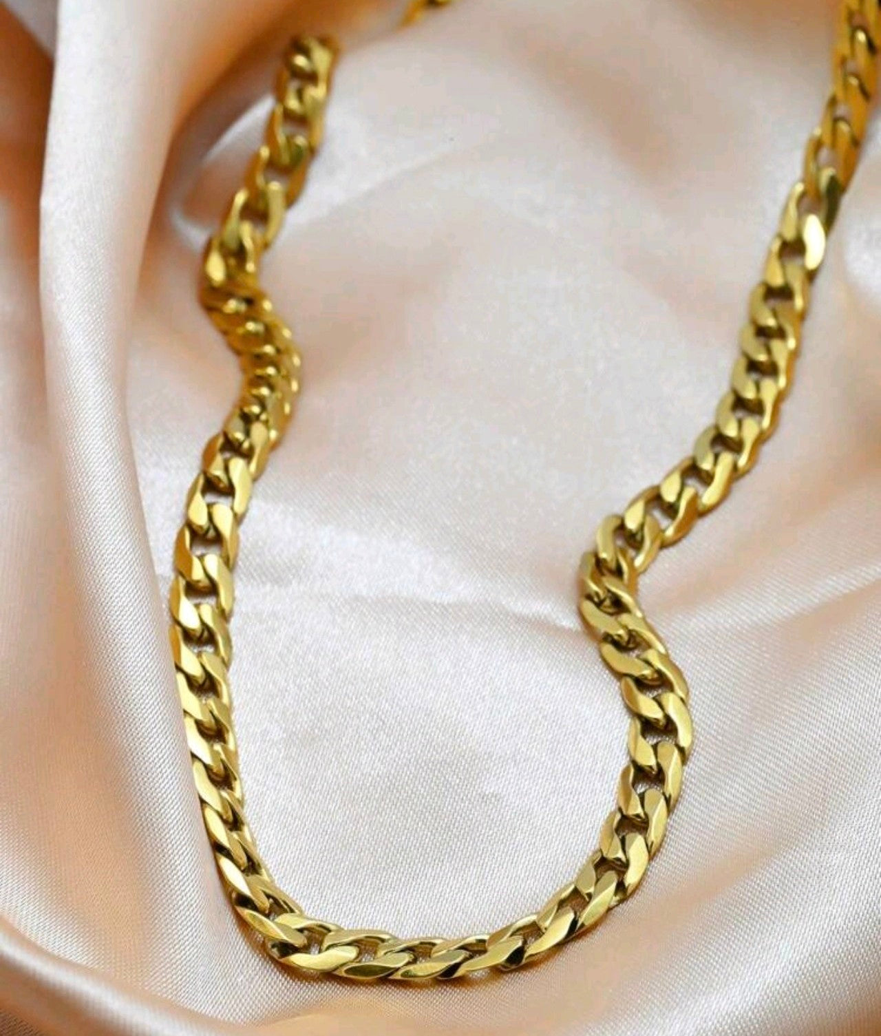 Масивен ланец унисекс 51 см 16гр. Изработен е от медицинско злато. Обява номер 51