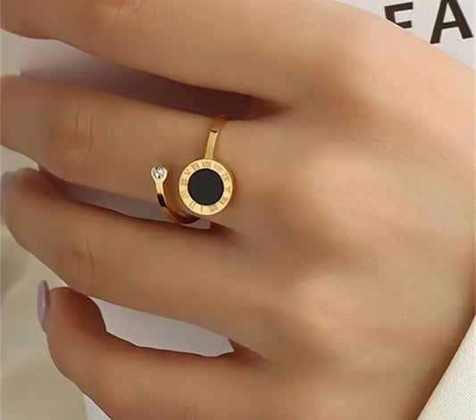 Златен дамски пръстен с римски цифри регулируем размер. Обява номер 67