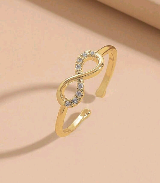 Златен дамски пръстен безкрайност с регулируем размер. Обява номер 65