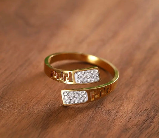 Златен дамски пръстен ас регулируем размер. Обява номер 64