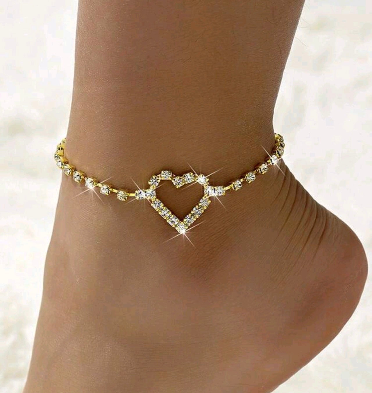 Златна дамска гривна за крак (глезен) със сърчице. Обява номер 76
