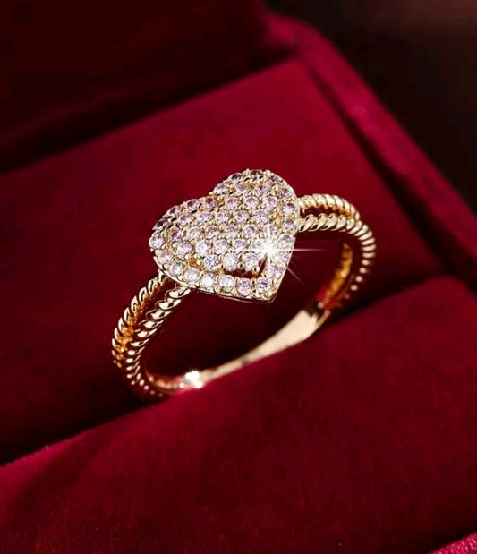 Златен дамски пръстен сърце. Обява номер 71