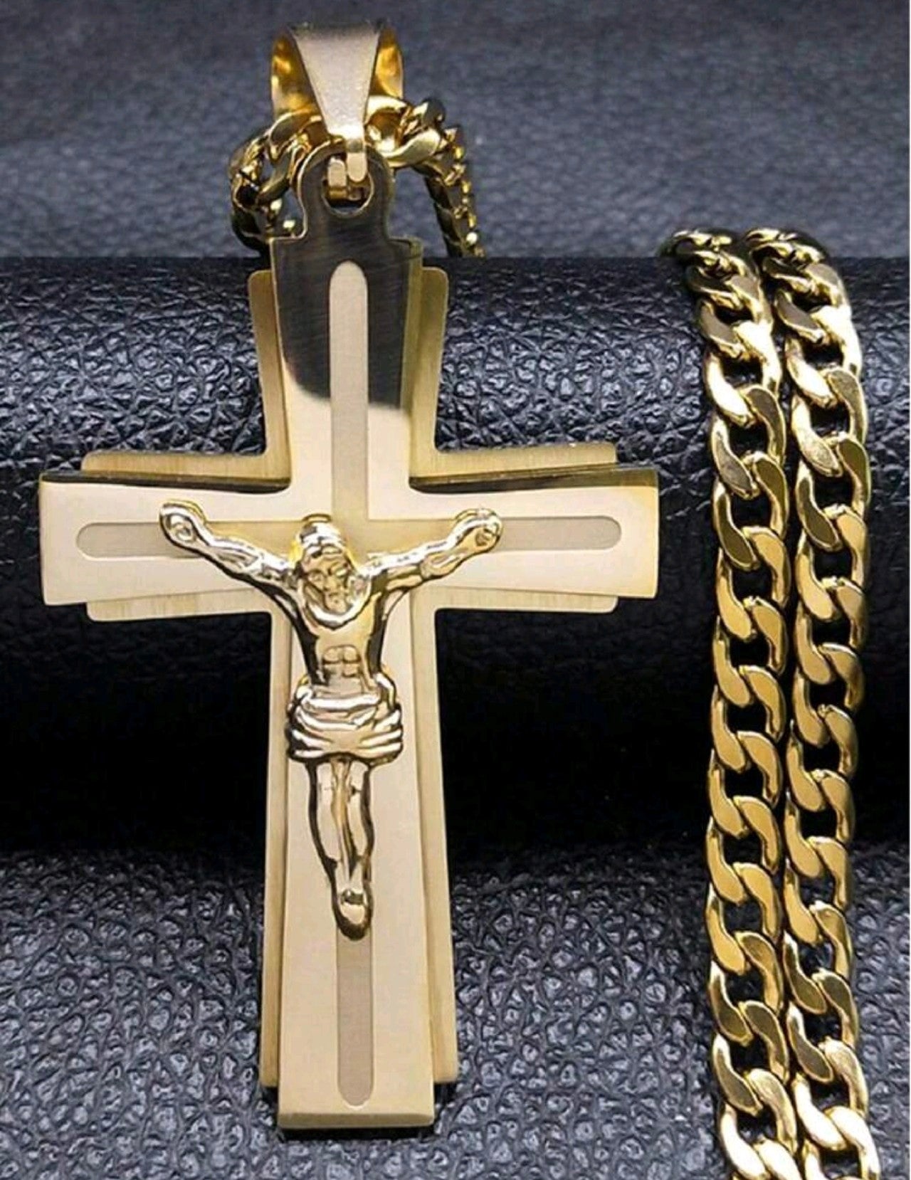 Масивен златен ланец с висулка кръст (Исус) обява номер 52