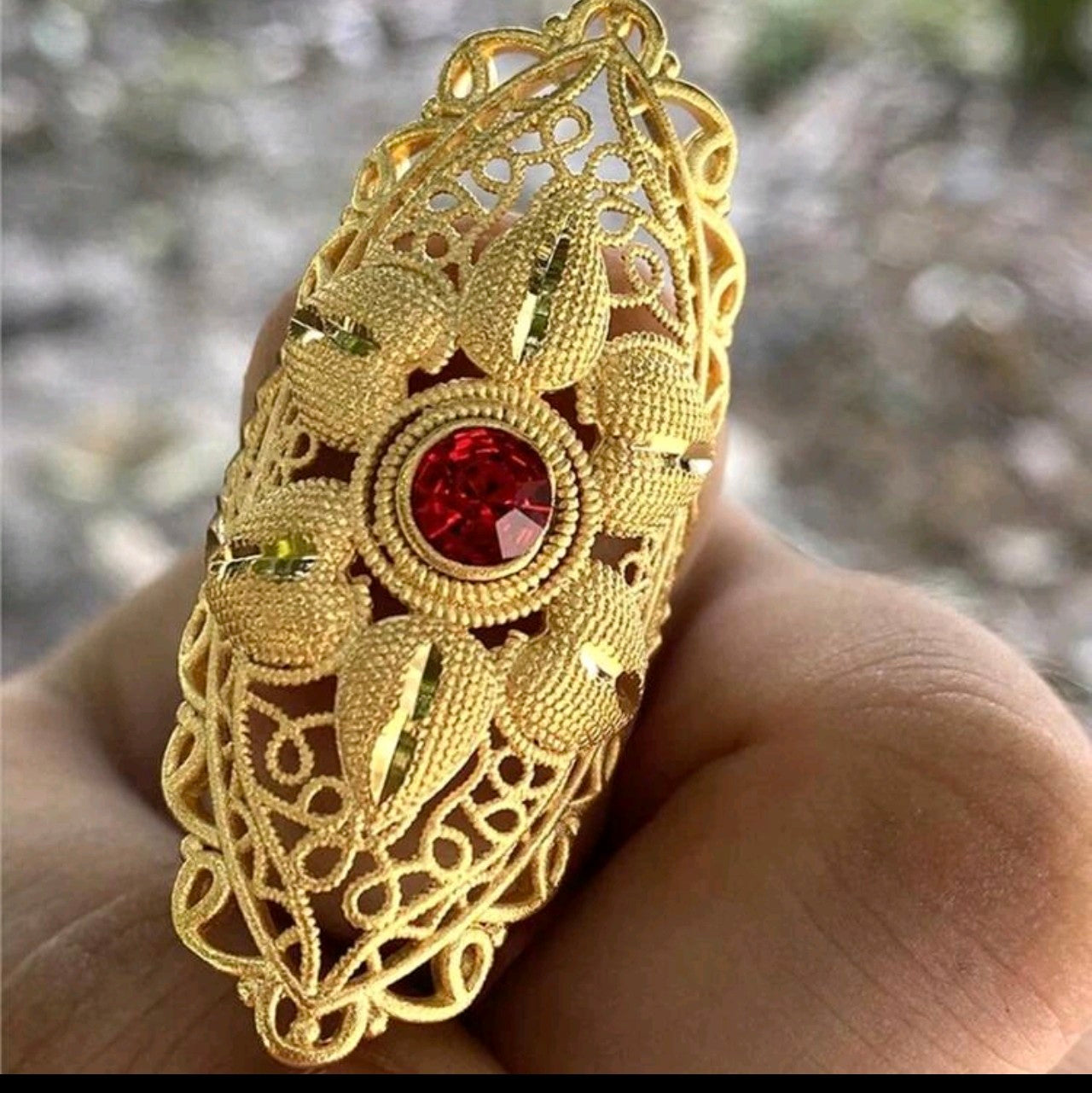 Масивен златен дамски пръстен за цял пръст