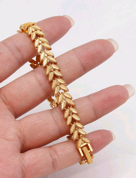 Златна дамска гривна листенца обява номер 211