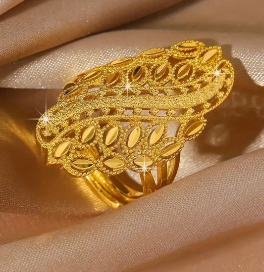 Златен дамски пръстен регулируем размер. Обява номер 3