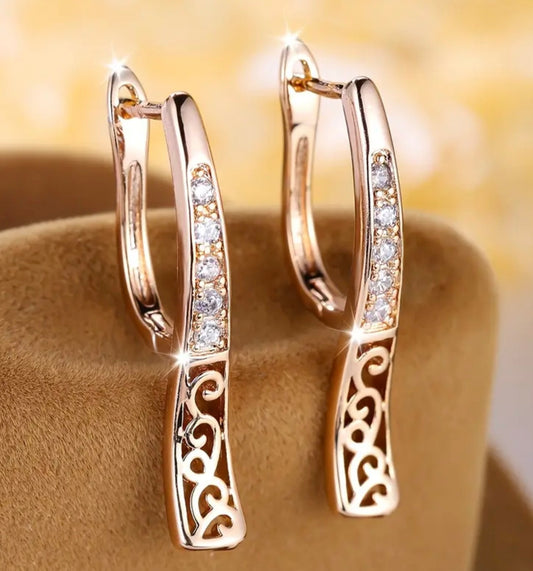 Златни дамски обеци чехълче