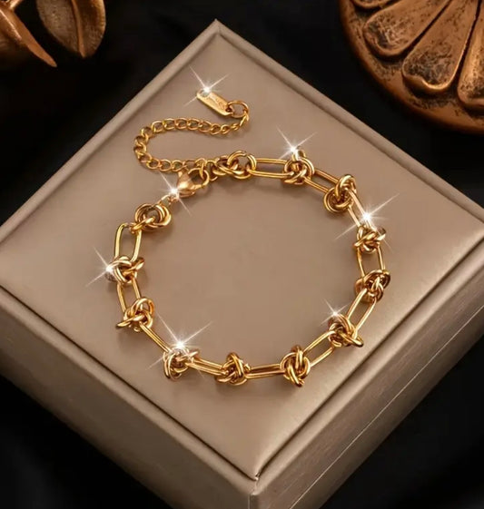 Златна дамска гривна топчета. Обява номер 30