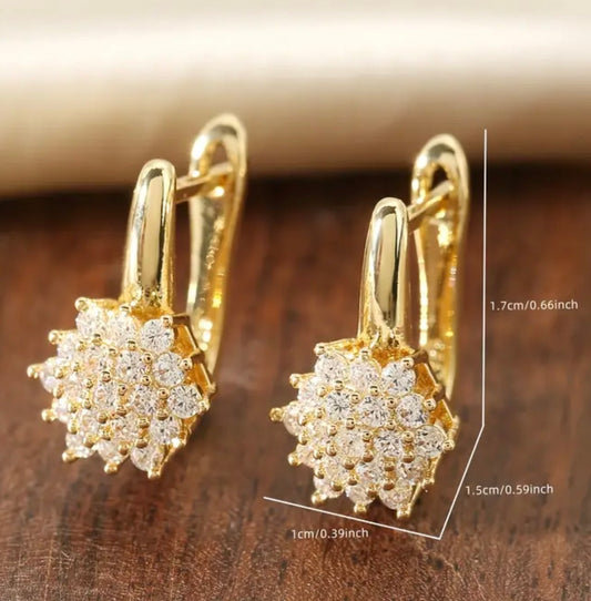 Златни дамски обеци кошнички с цирконии. Обява номер 72