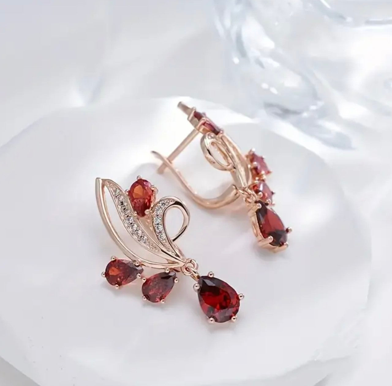 Златни дамски обеци „Червен пламък“ обява номер 200