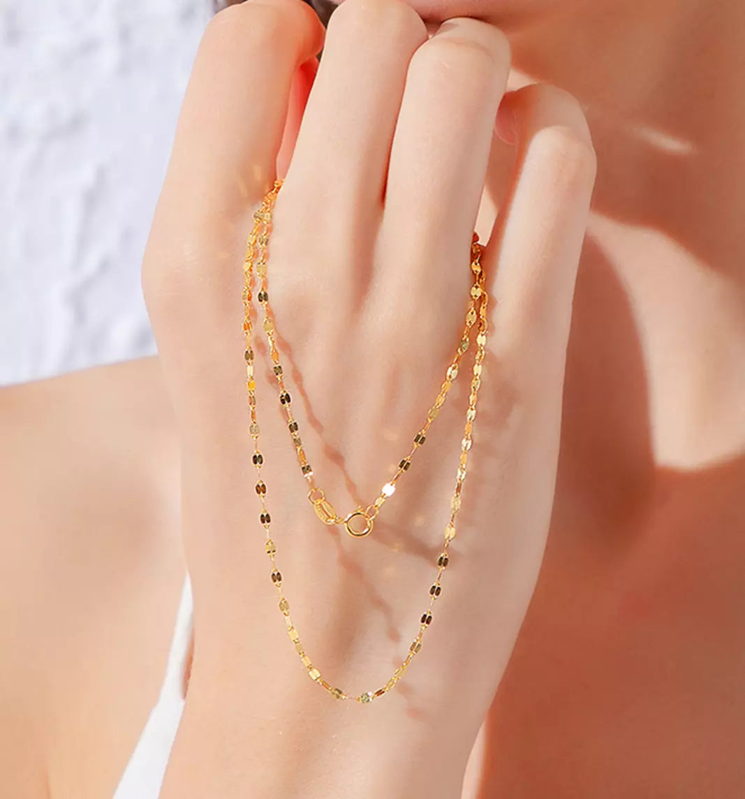 Нежно златно дамско ланче от медицинско злато