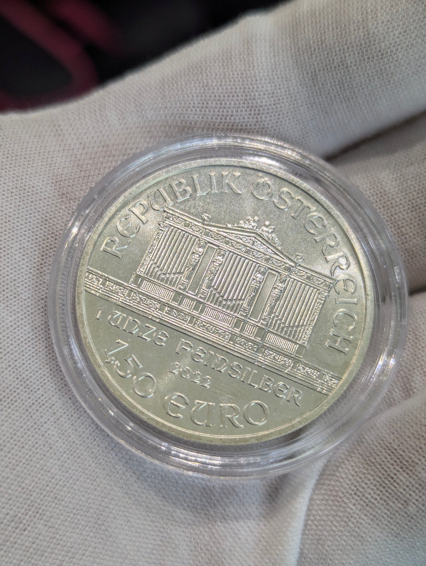 Инвестиционна сребърна монета една унция 31.3 гр.