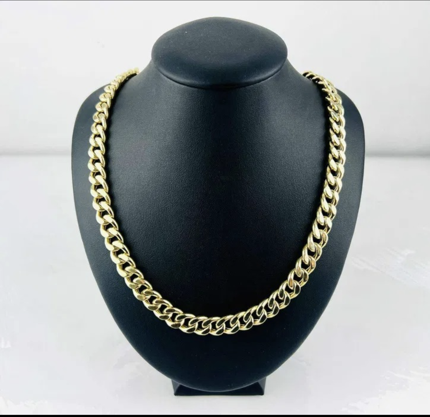 Масивен златен ланец от Медицинско злато (медицинска стомана)