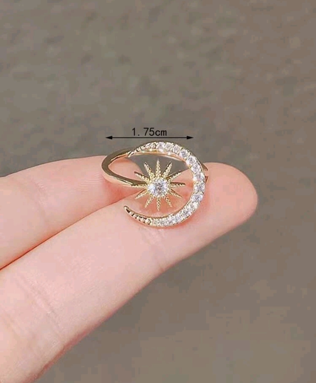 Златен дамски пръстен луна