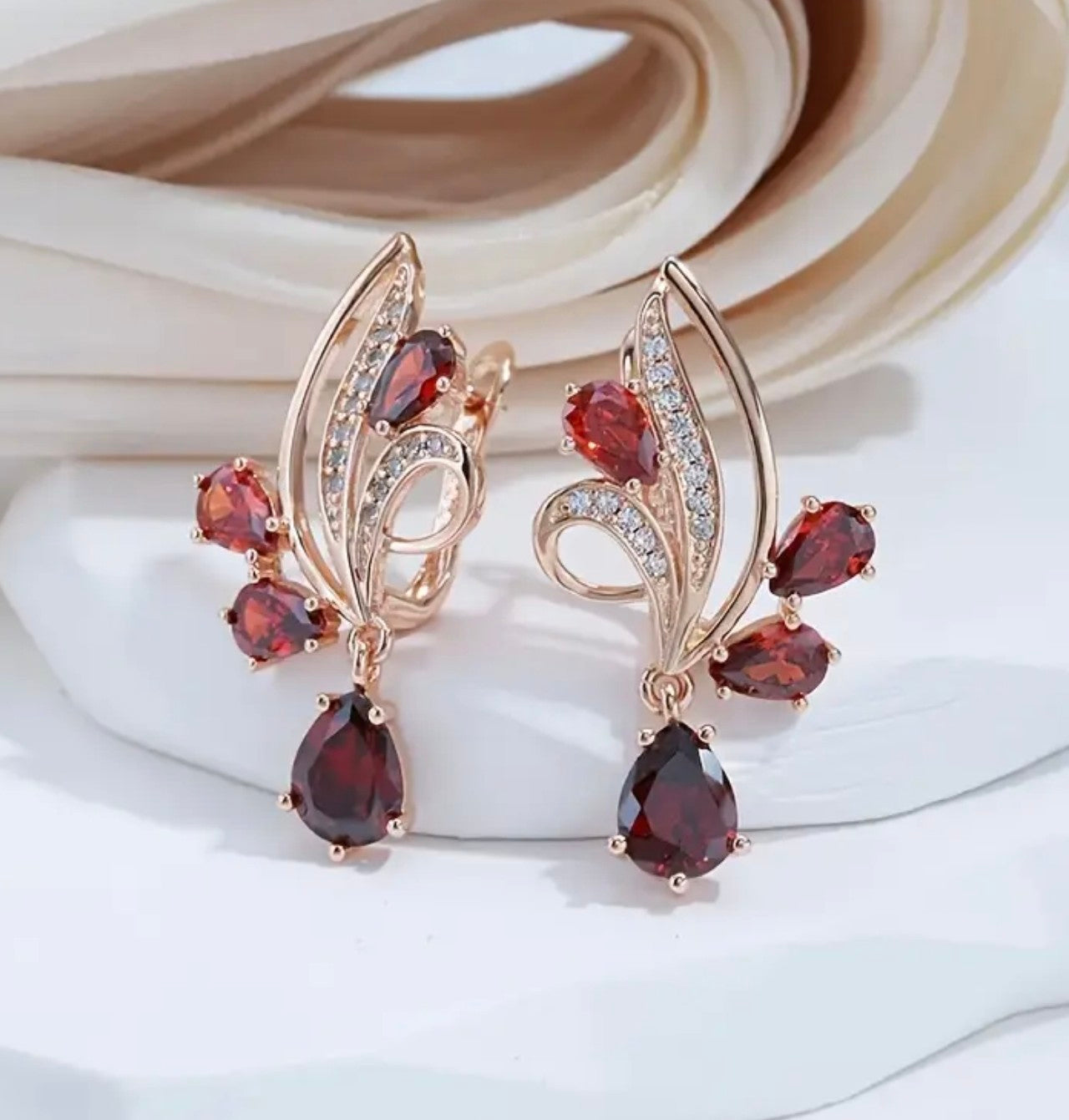 Златни дамски обеци „Червен пламък“ обява номер 200