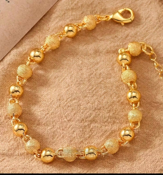 Златна дамска гривна топчета обява номер 59