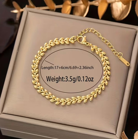 Нежна златна дамска гривна рибен кос. Обява номер 62